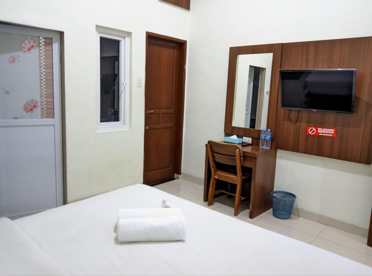 Teratai Residence Mitra Reddoorz Medan Exteriör bild