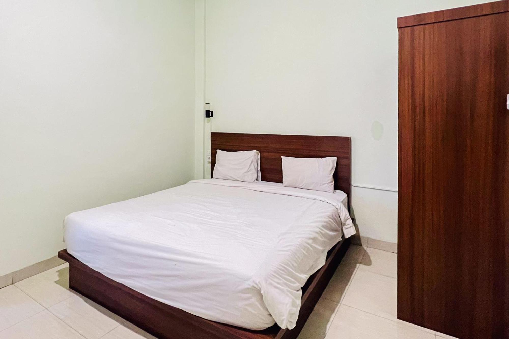 Teratai Residence Mitra Reddoorz Medan Exteriör bild