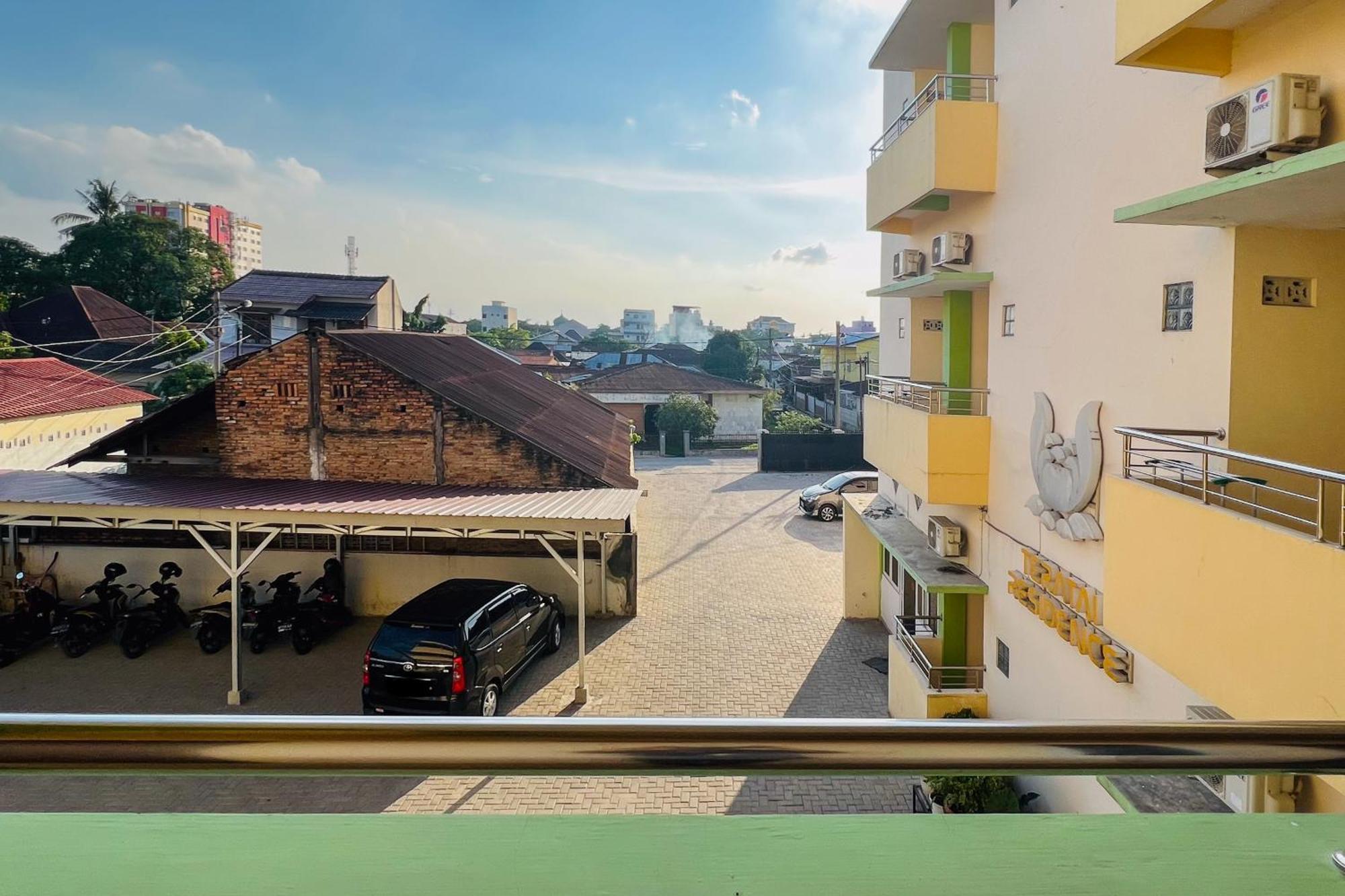 Teratai Residence Mitra Reddoorz Medan Exteriör bild